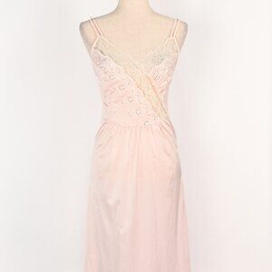 Vintage 70s/80s Pink Nylon Embroidered Lace Eyelet Nightgown
